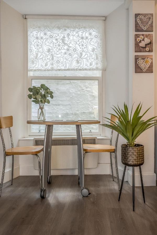 Spacious & Cosy Studio Flat In The Heart Of Edinburgh City Centre المظهر الخارجي الصورة